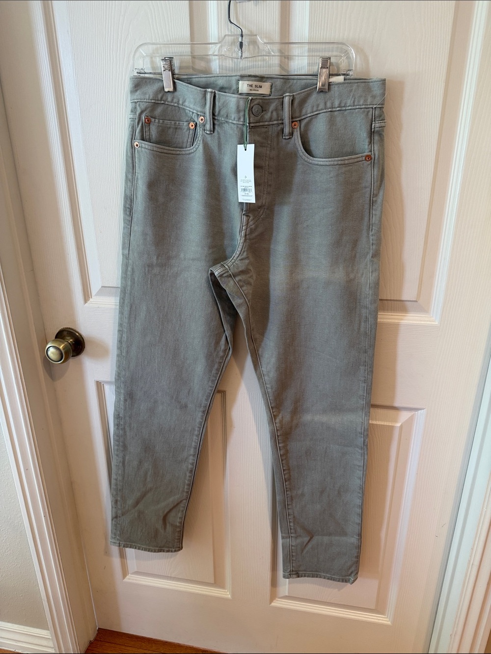 American Eagle Outfitters The Slim Light Green Jeans Sz 32/32.  NWT. Box46